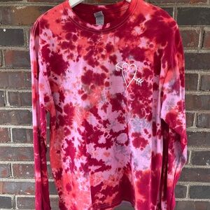 Gildan Pink and Red Tie-Dye Heart Shirt sz L